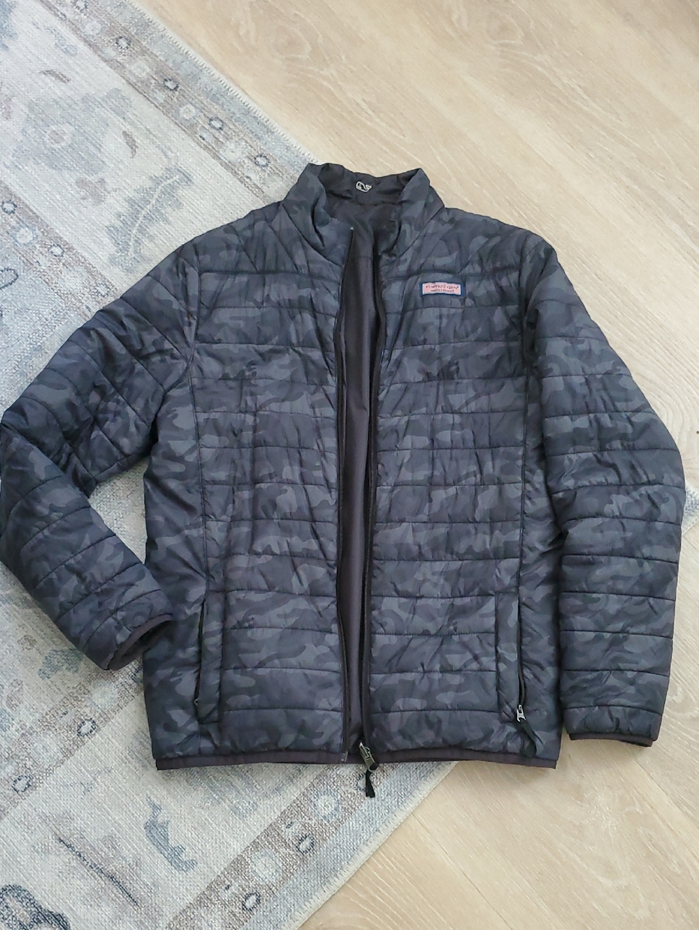 Vineyard Vines Teen Boys Performance Bubble Puffer Reversible Jacket SzXL (18)